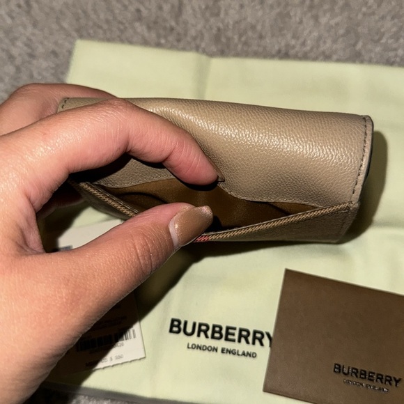 Burberry Chestnut Beige Compact Wallet! - Picture 3 of 7
